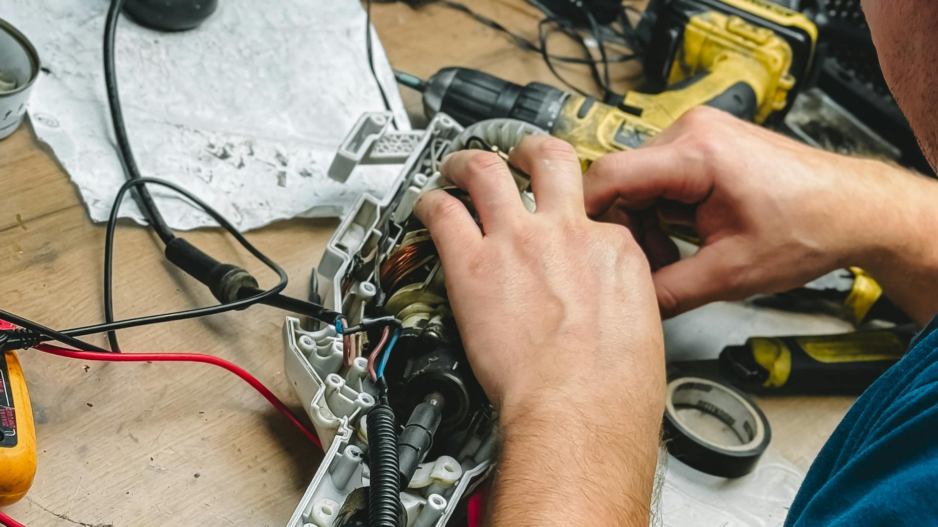 Électricien AF-elec en intervention à Nice